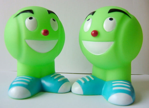 Little figurines in green color
